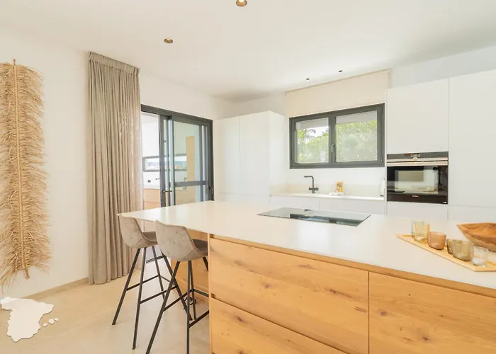 Costablancadreams Besa In *